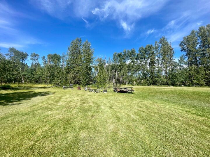 Photo de la propriété:  6432 17 Avenue  AB T7E 1S4 
