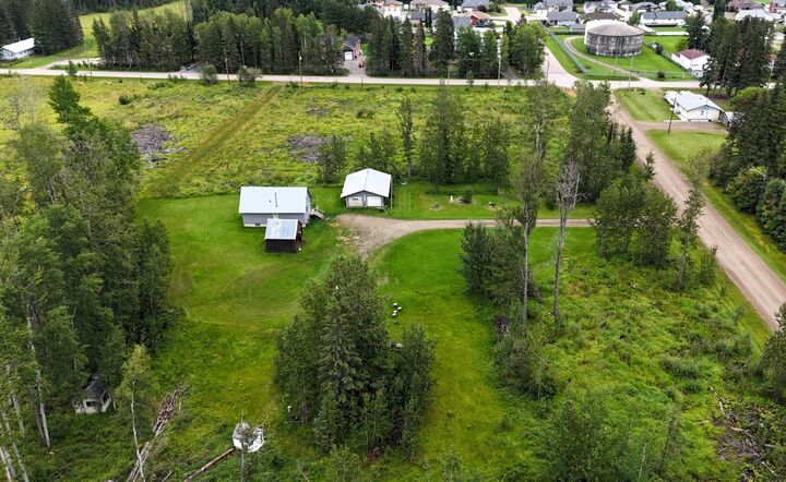 Property Photo: 6432 17 Avenue AB T7E 1S4