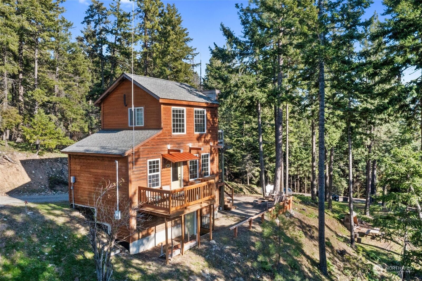 Property Photo:  381 Pine Loch Sun Drive  WA 98940 
