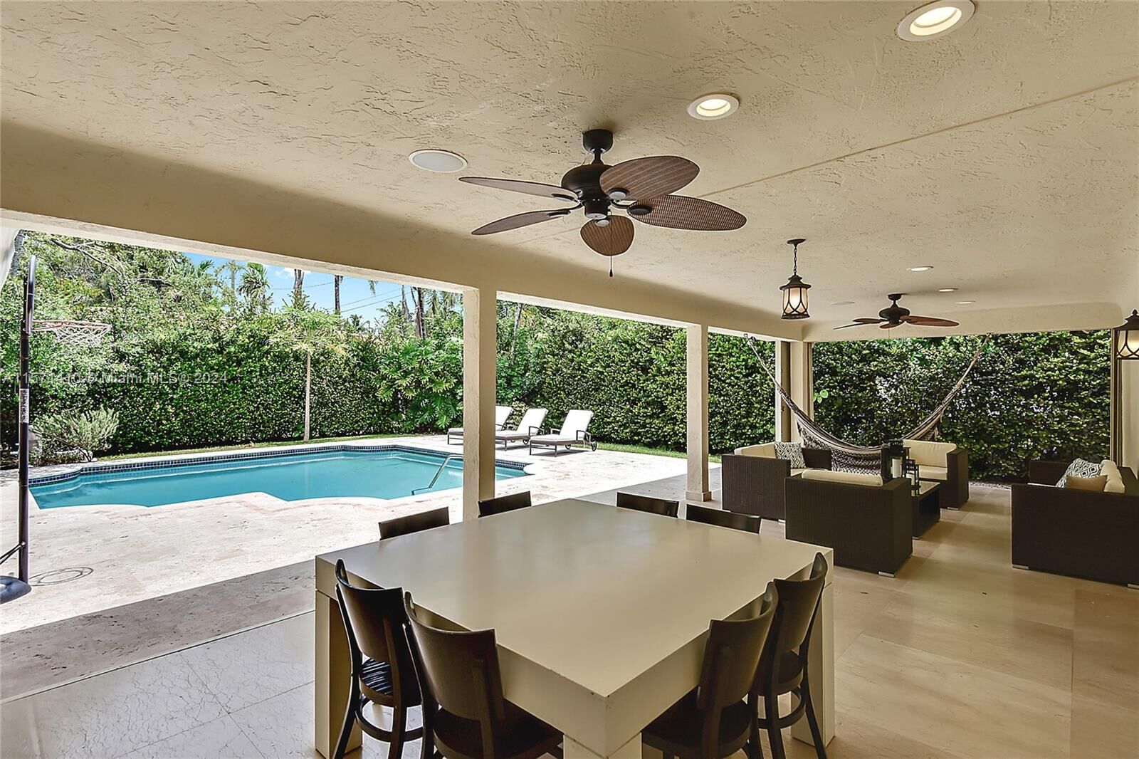 Property Photo: 1177 Sunset Rd FL 33143