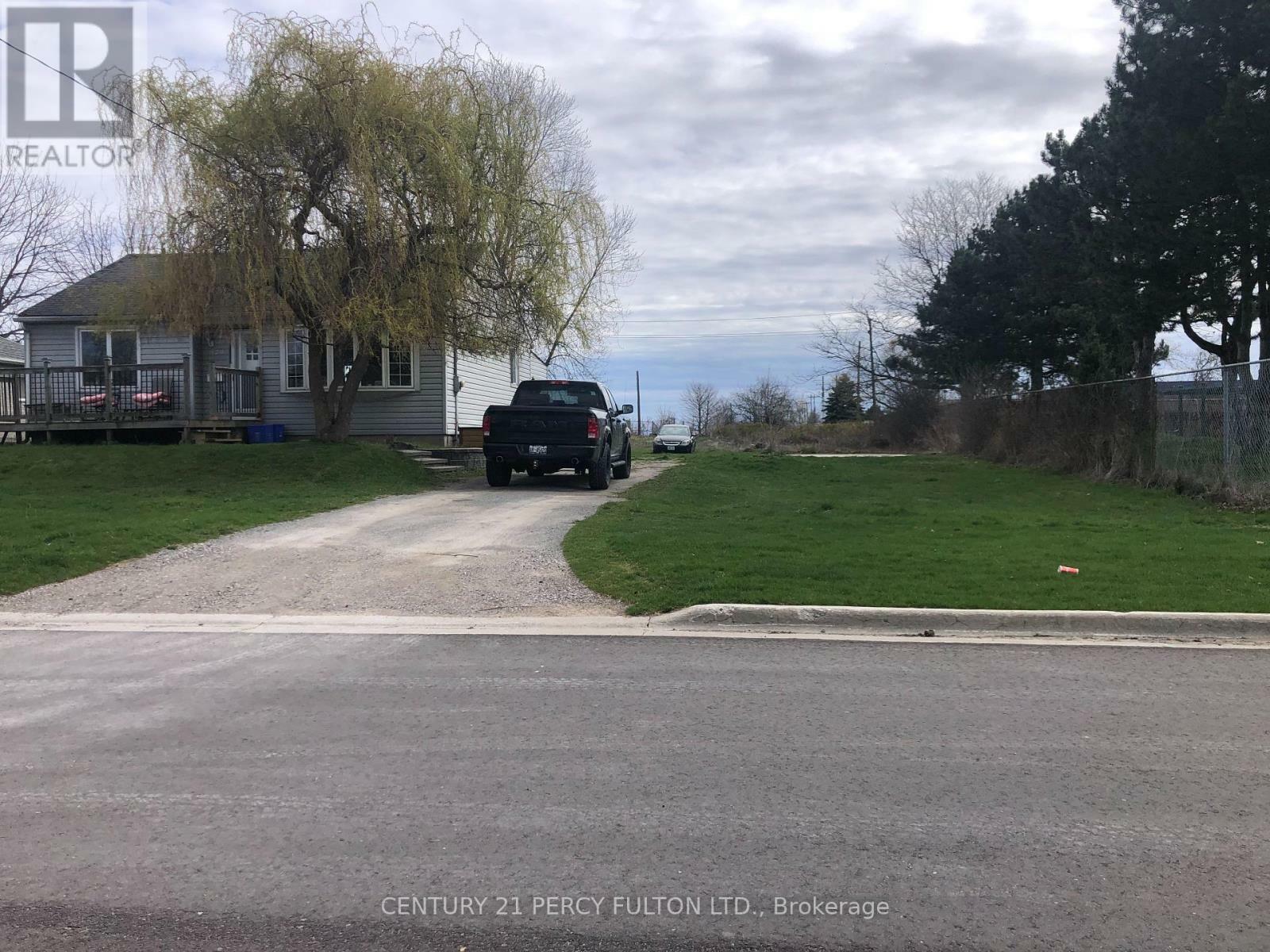 Property Photo: 579 Veterans Road ON L1H 0B2