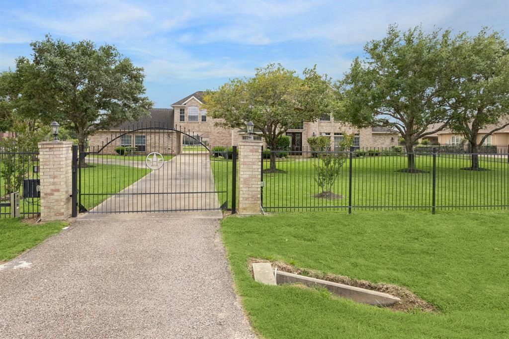 Property Photo:  3703 Chesterdale Drive  TX 77459 