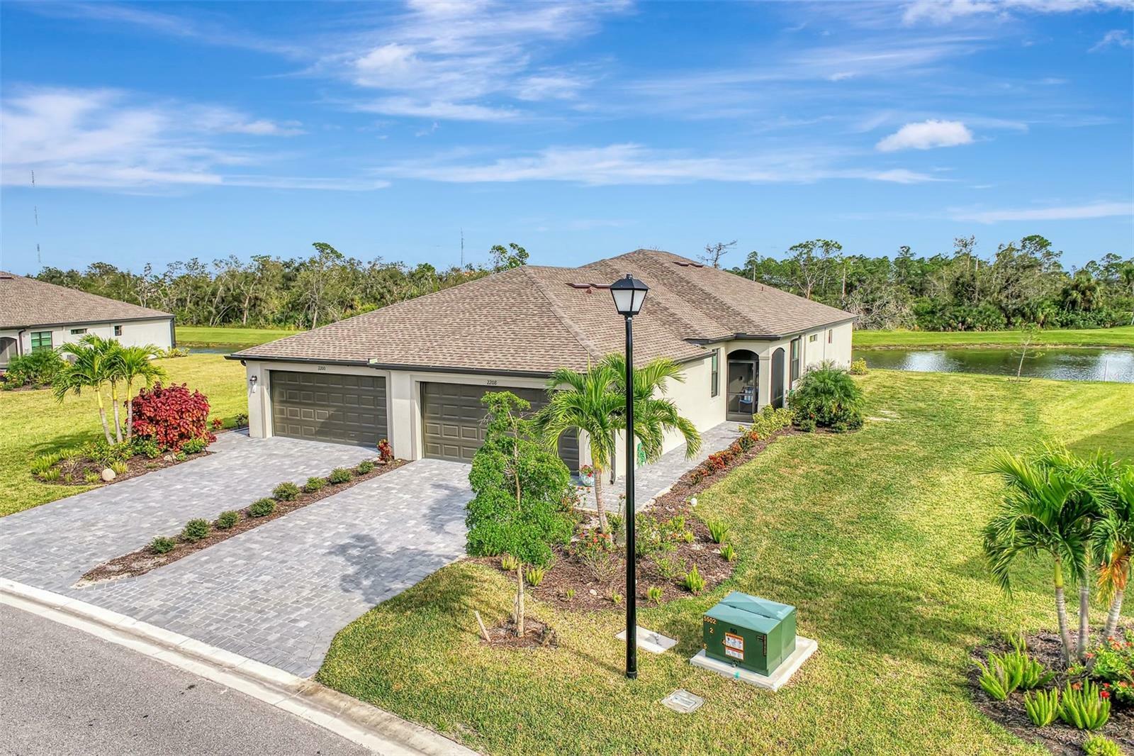 Property Photo:  2208 Gardenia Avenue  FL 33953 