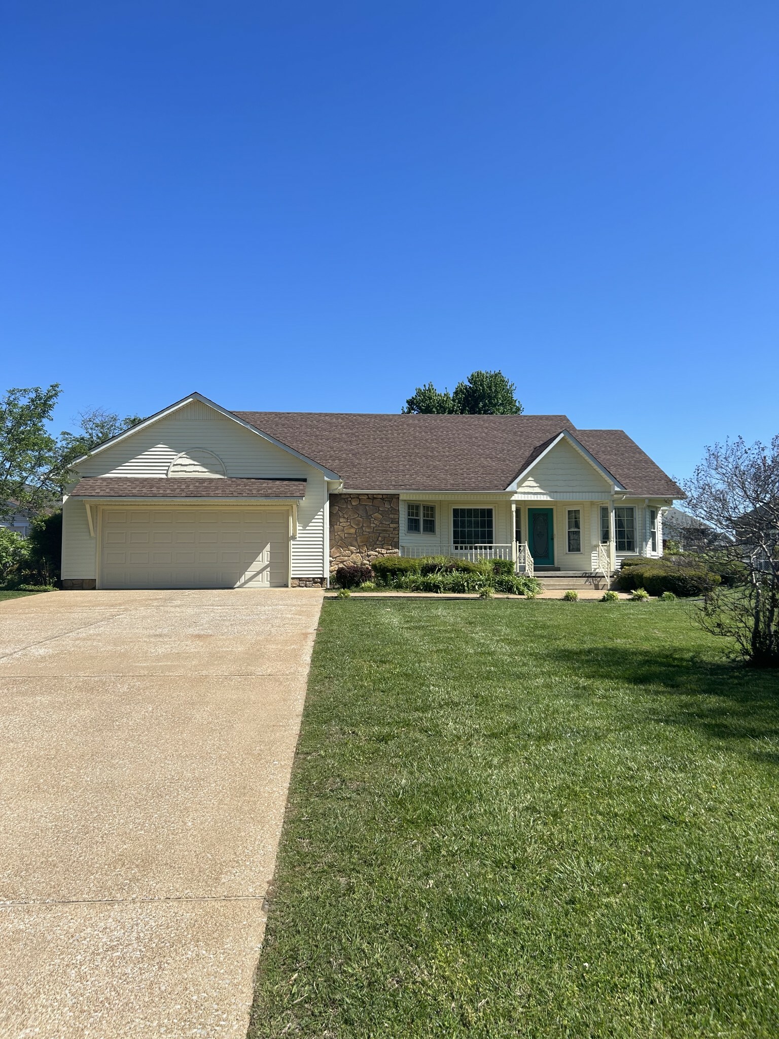 Property Photo:  702 Douglas Dr  TN 38464 