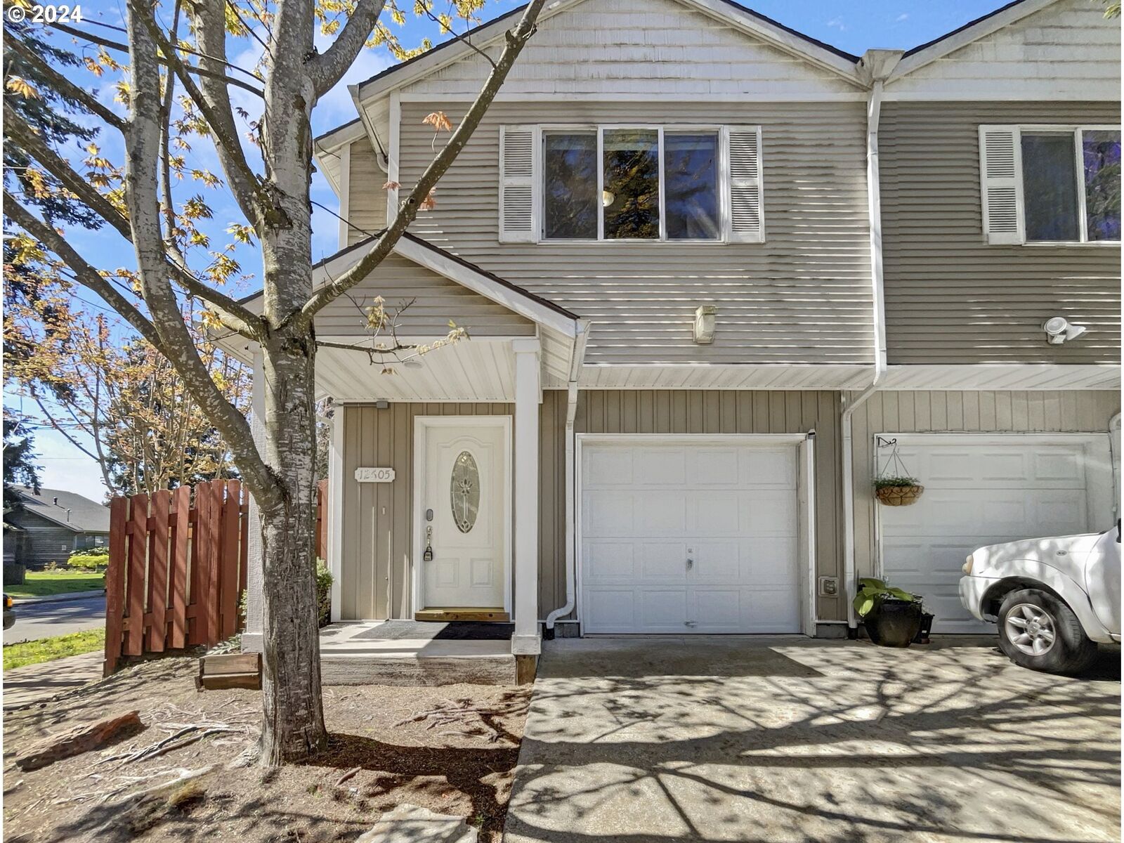 Property Photo: 12605 SE Bush St OR 97236