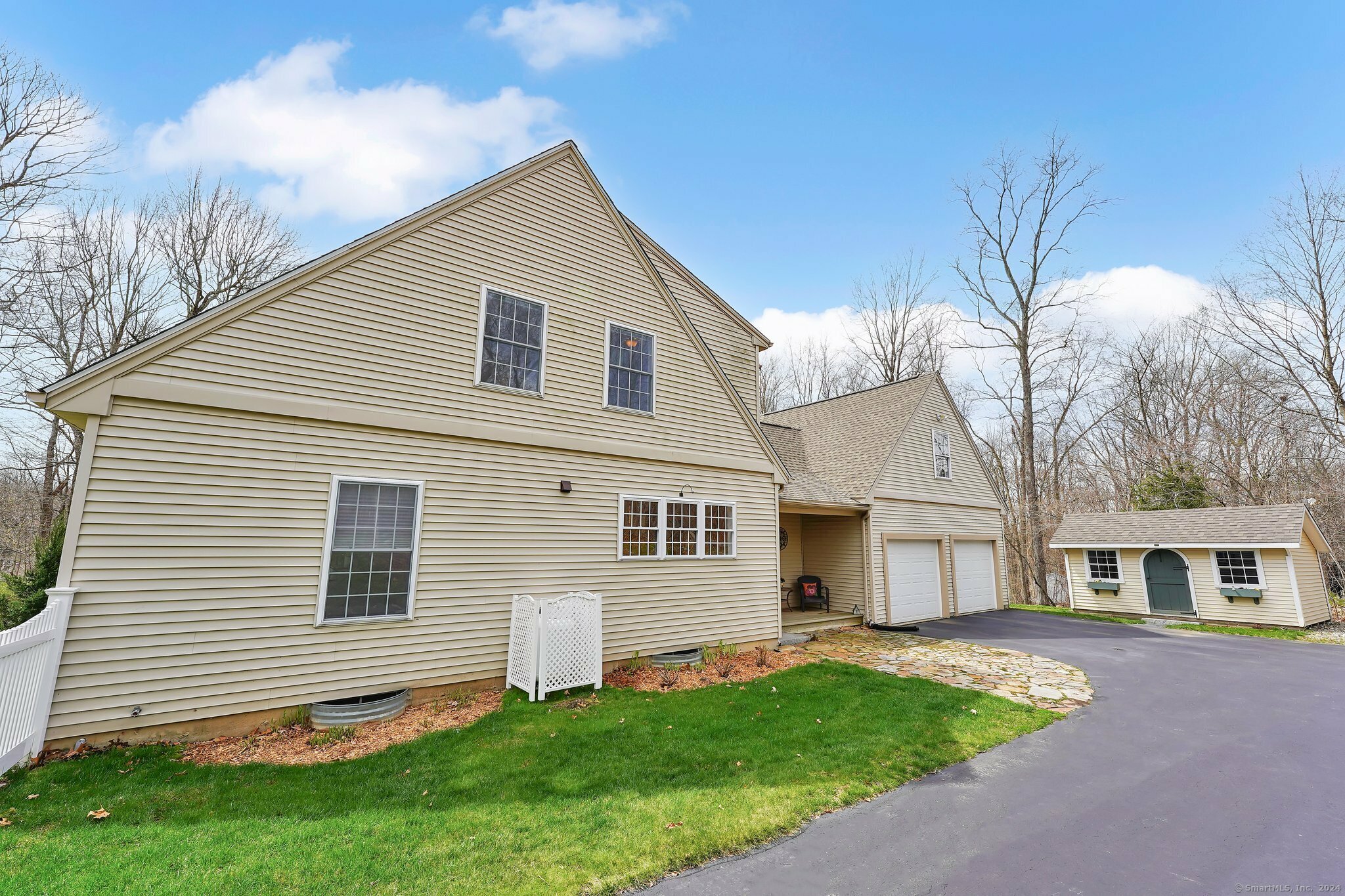 Property Photo:  117 Indian Field Road  CT 06248 