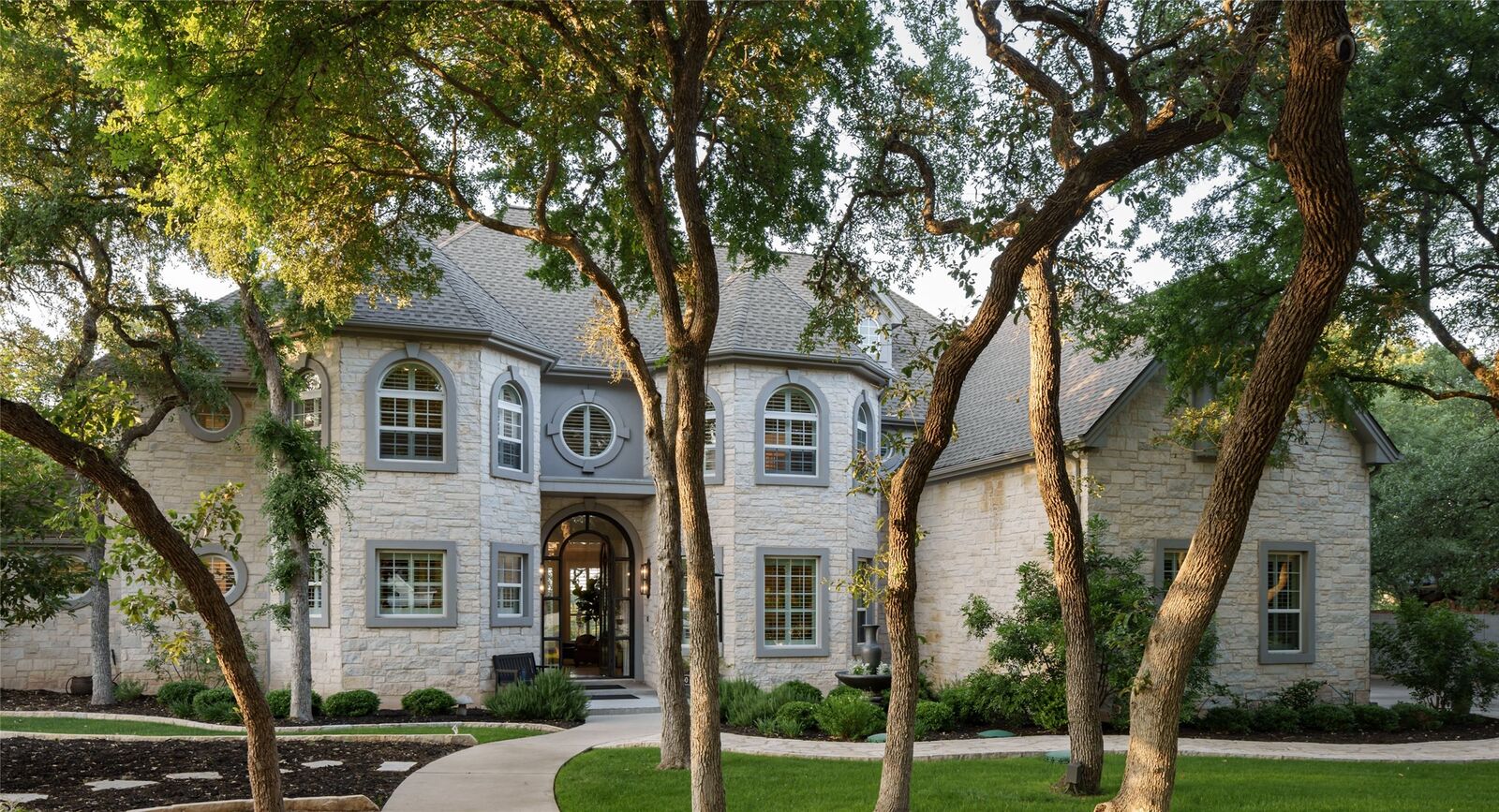 Property Photo: 2500 Summit Ridge Drive TX 78666