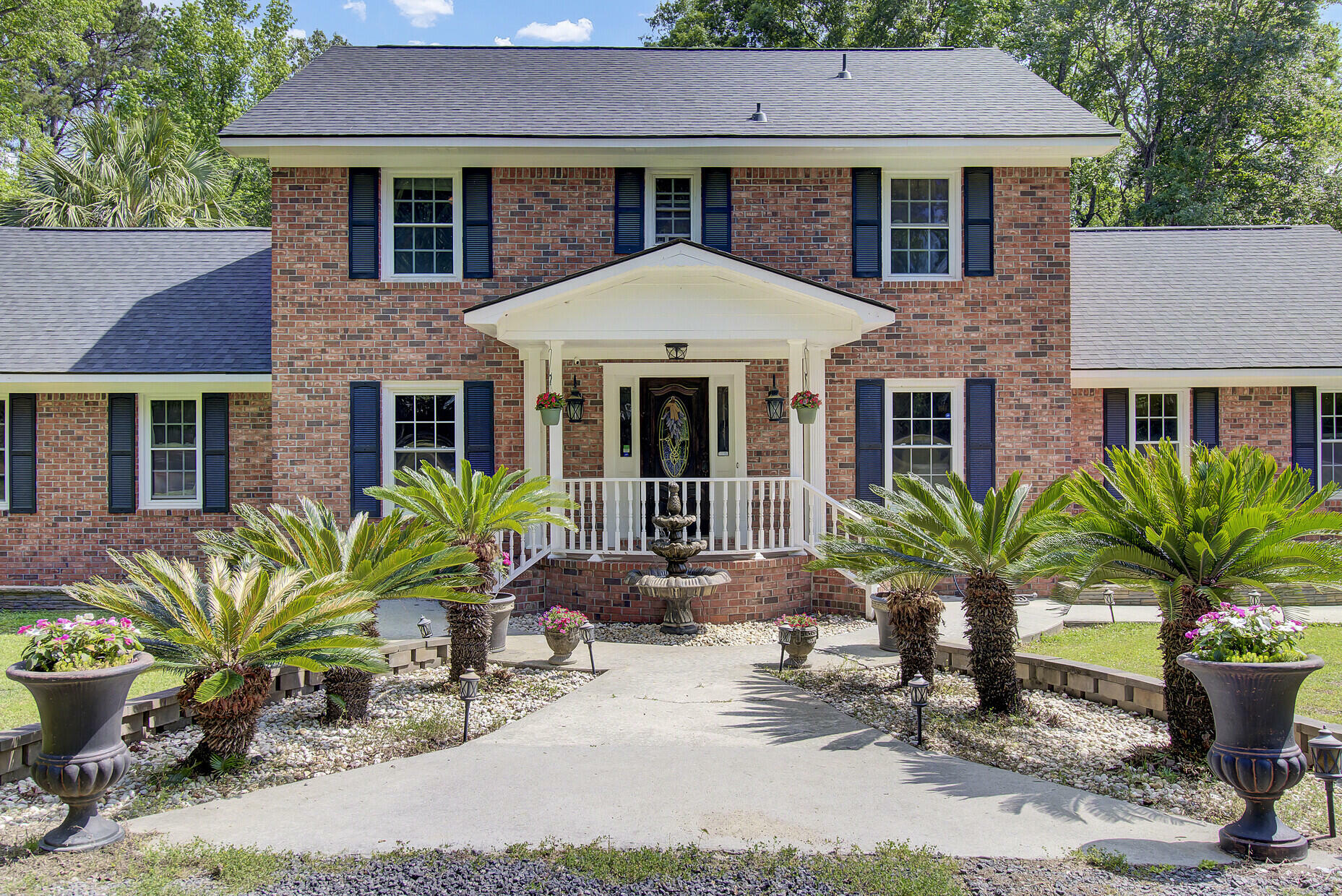 Property Photo:  209 Oakwood Drive  SC 29483 