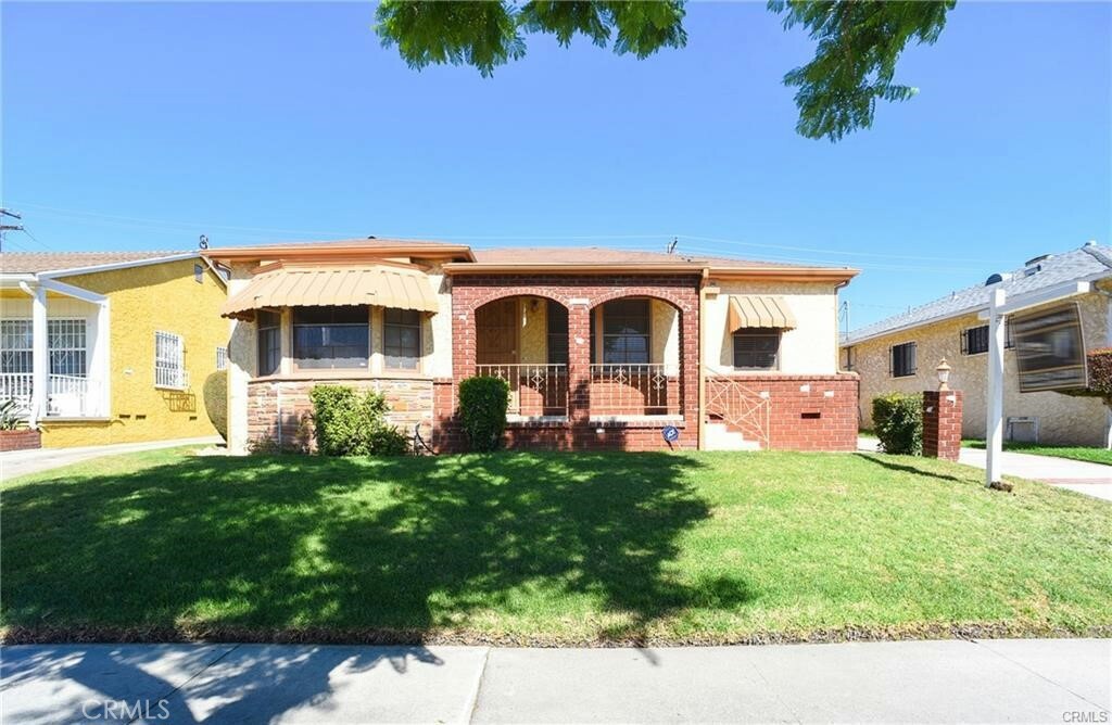 Property Photo:  11532 S St Andrews Place  CA 90047 