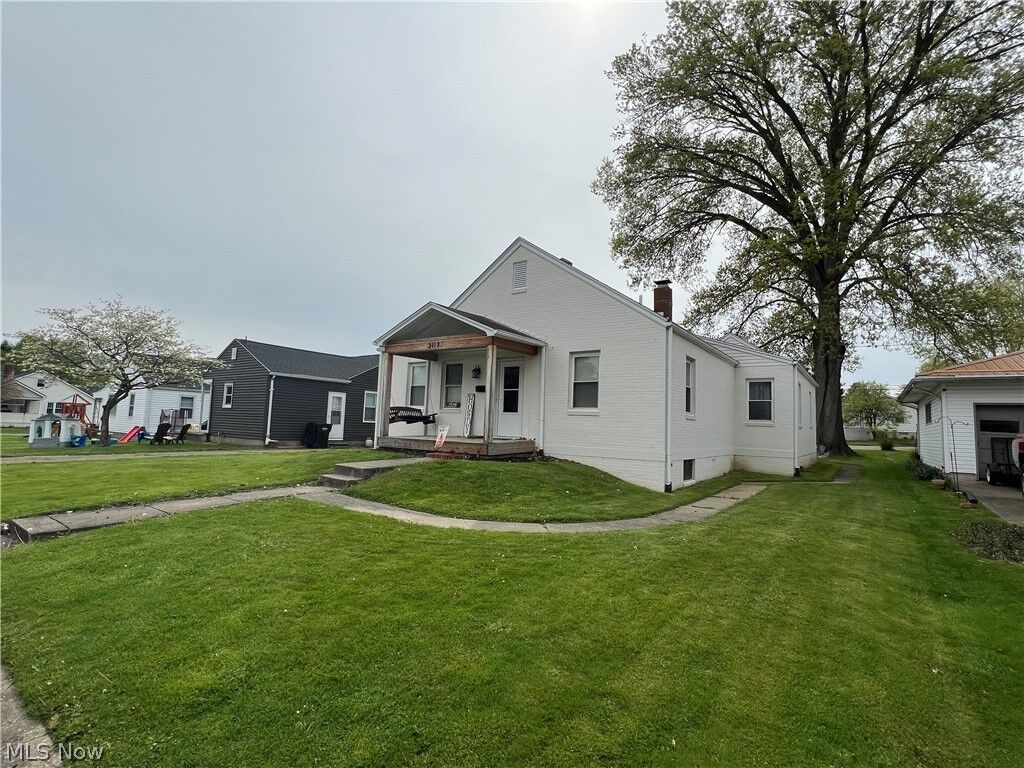 Property Photo: 2117 Marion Avenue OH 43701