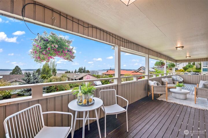 Property Photo:  91  Tatoosh Place  WA 98388 