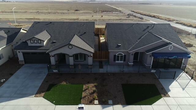 Property Photo: 1108 E Kern Street CA 93204