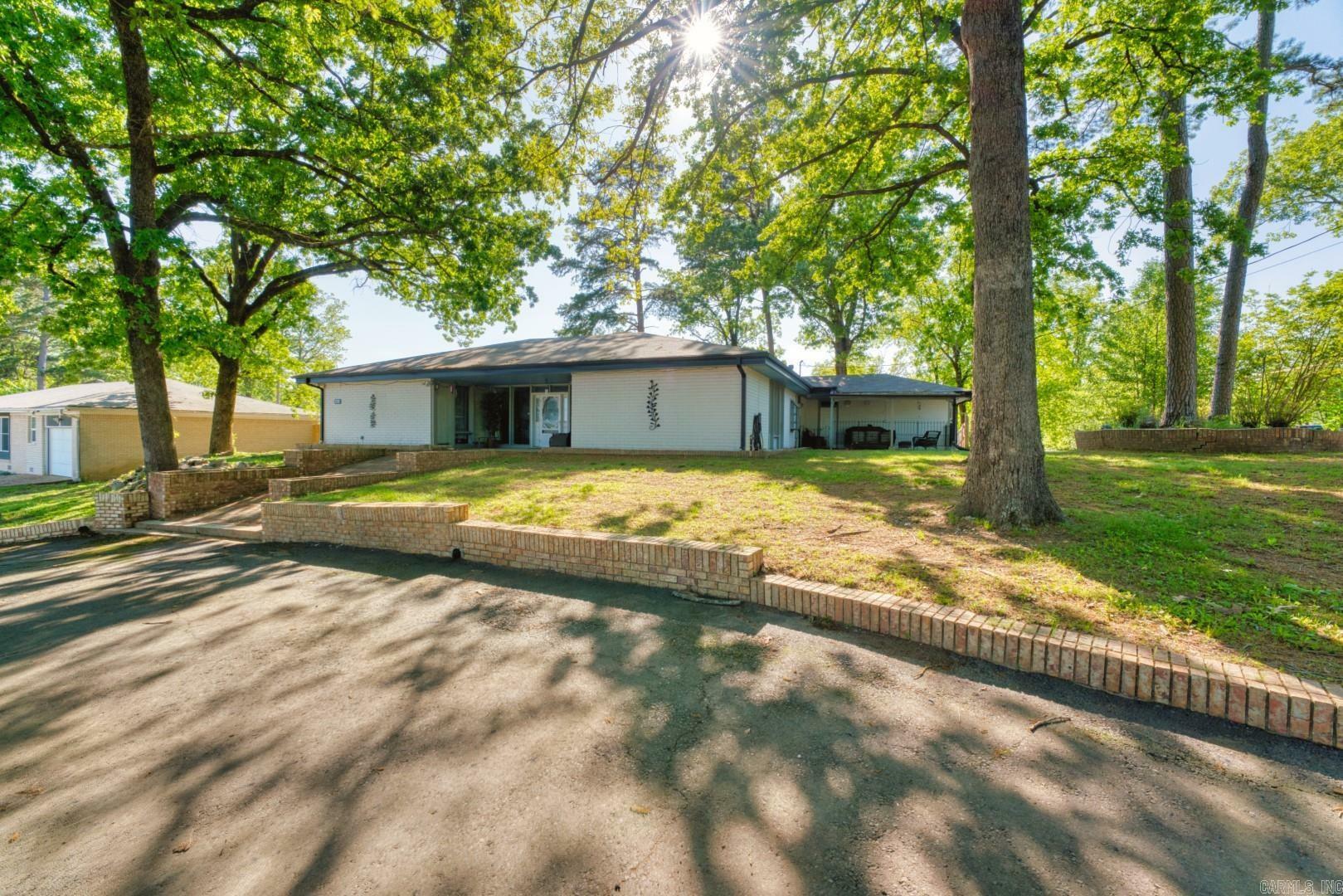 Property Photo:  135 Roundwood Dr.  AR 71901 