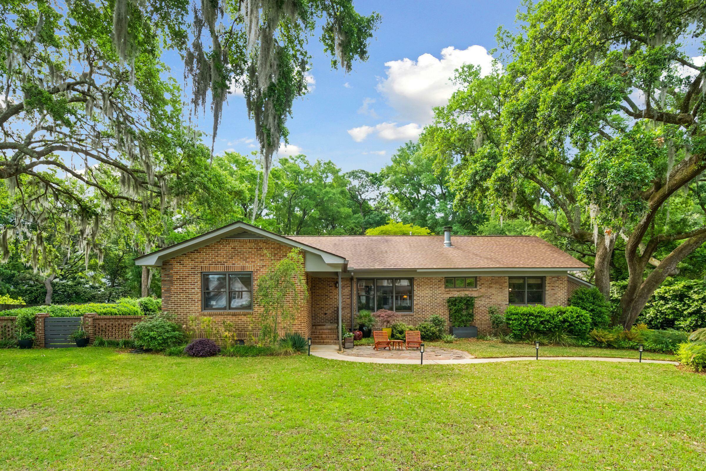 Property Photo:  678 Clearview Drive  SC 29412 
