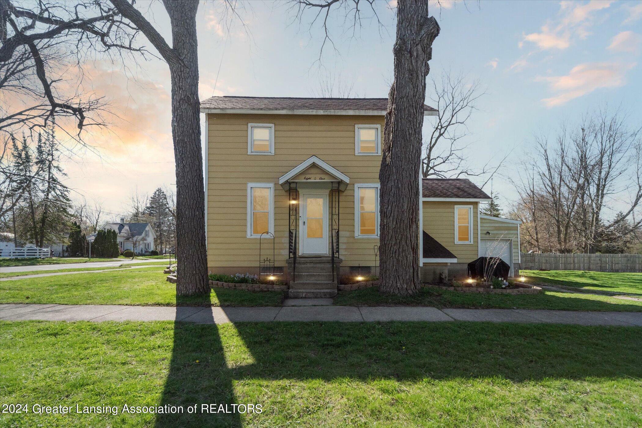 Property Photo: 801 N Clinton Avenue MI 48879