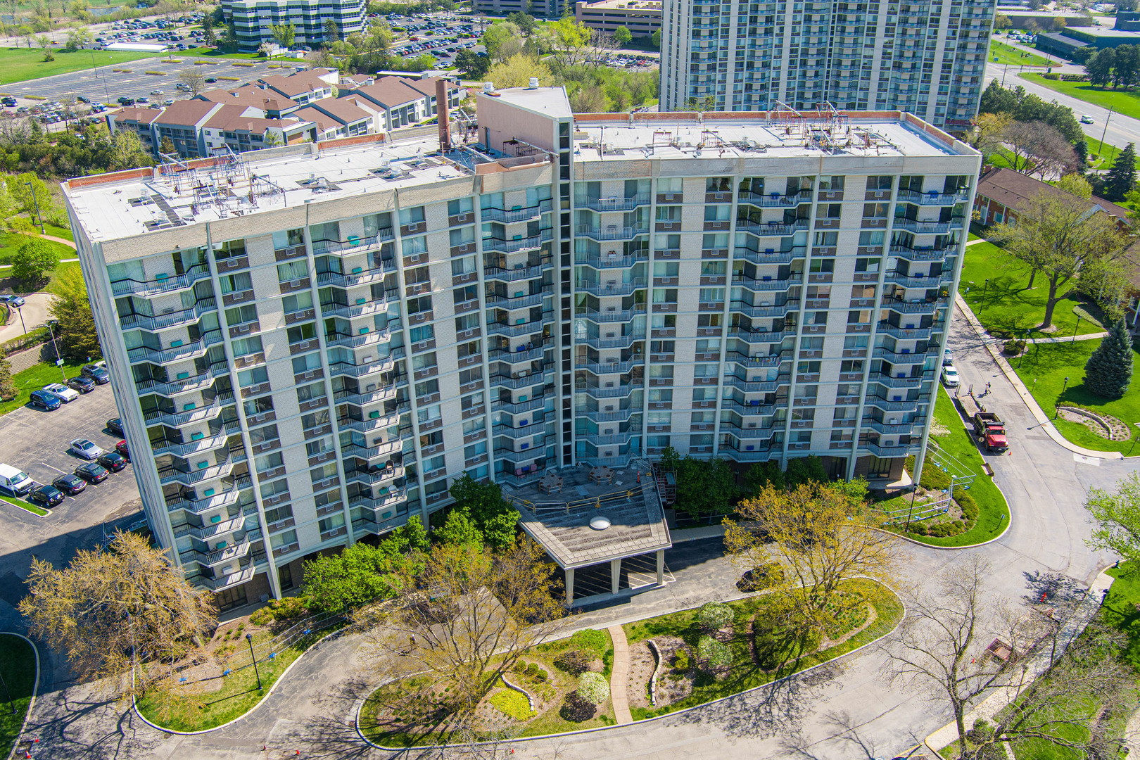 Property Photo:  20 N Tower Road 5M  IL 60523 