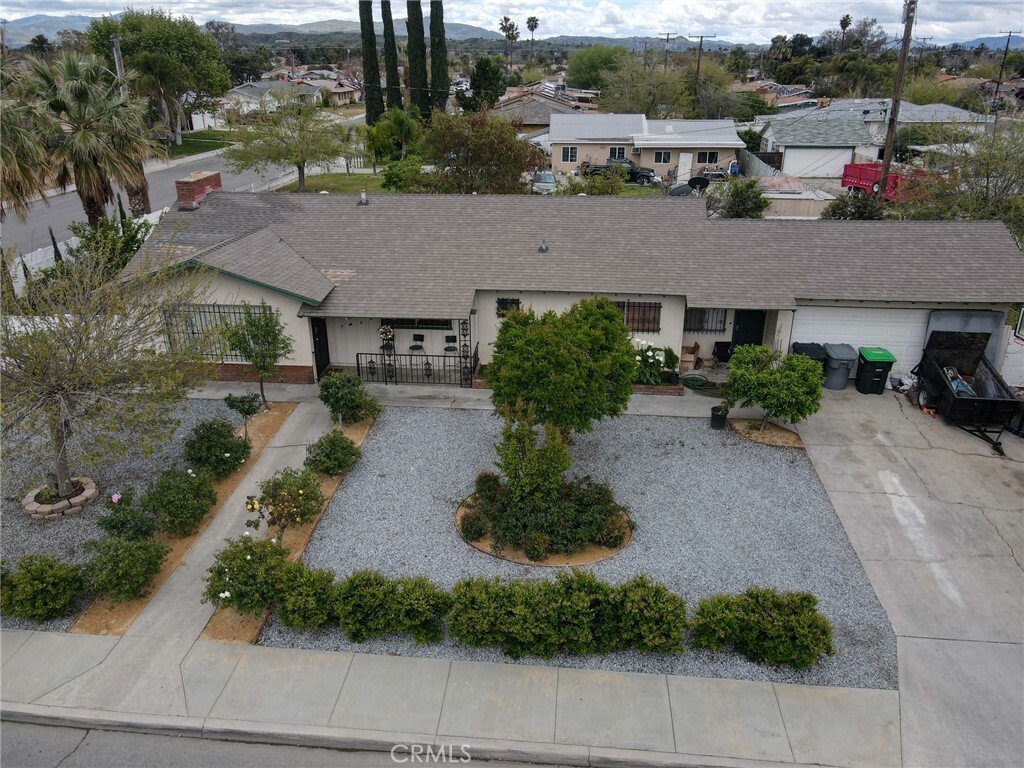 Property Photo:  648 E 5th Street  CA 92583 