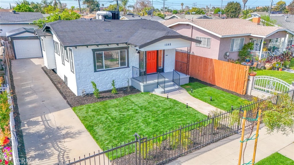 Property Photo: 1548 W 66th Street CA 90047