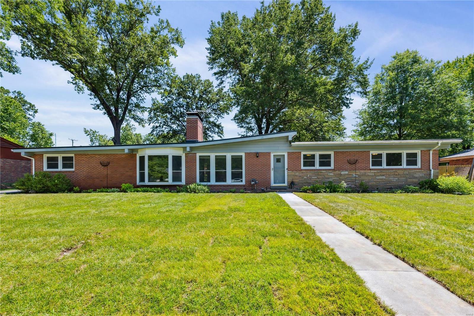 Property Photo:  742 Wenneker Drive  MO 63124 