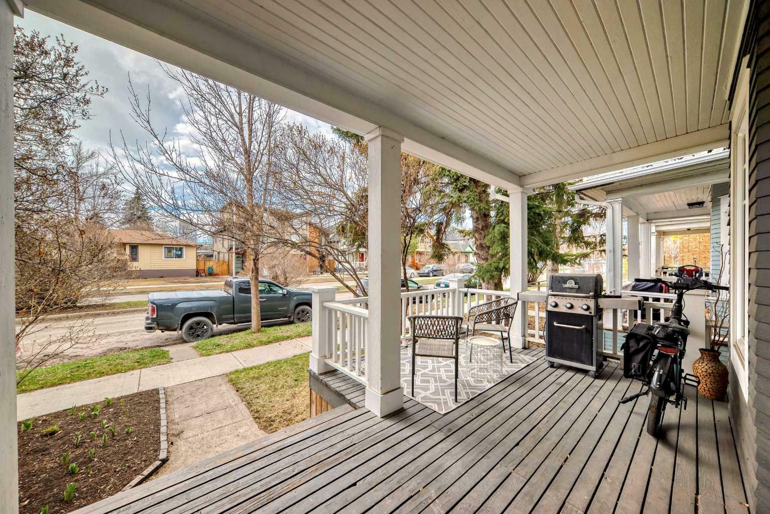 Property Photo:  1612 Bowness Road NW  AB T2N 3J9 