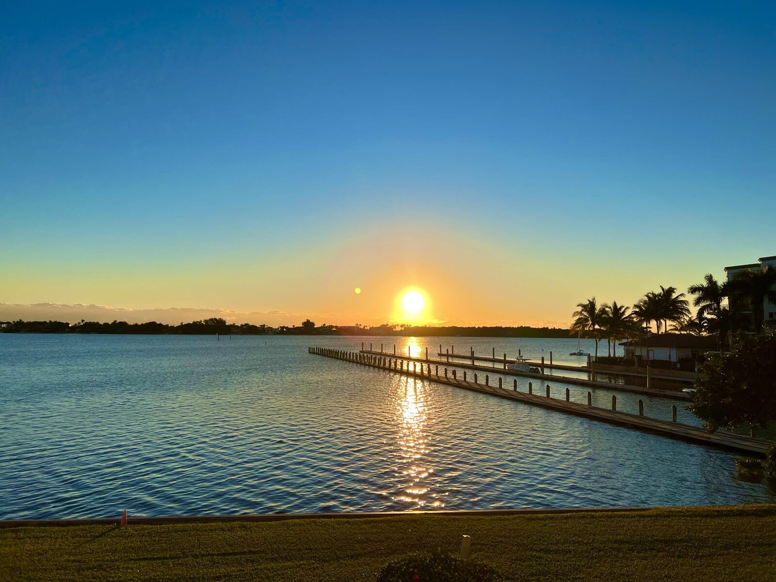 Property Photo: 33 S Lakeshore Drive FL 33462