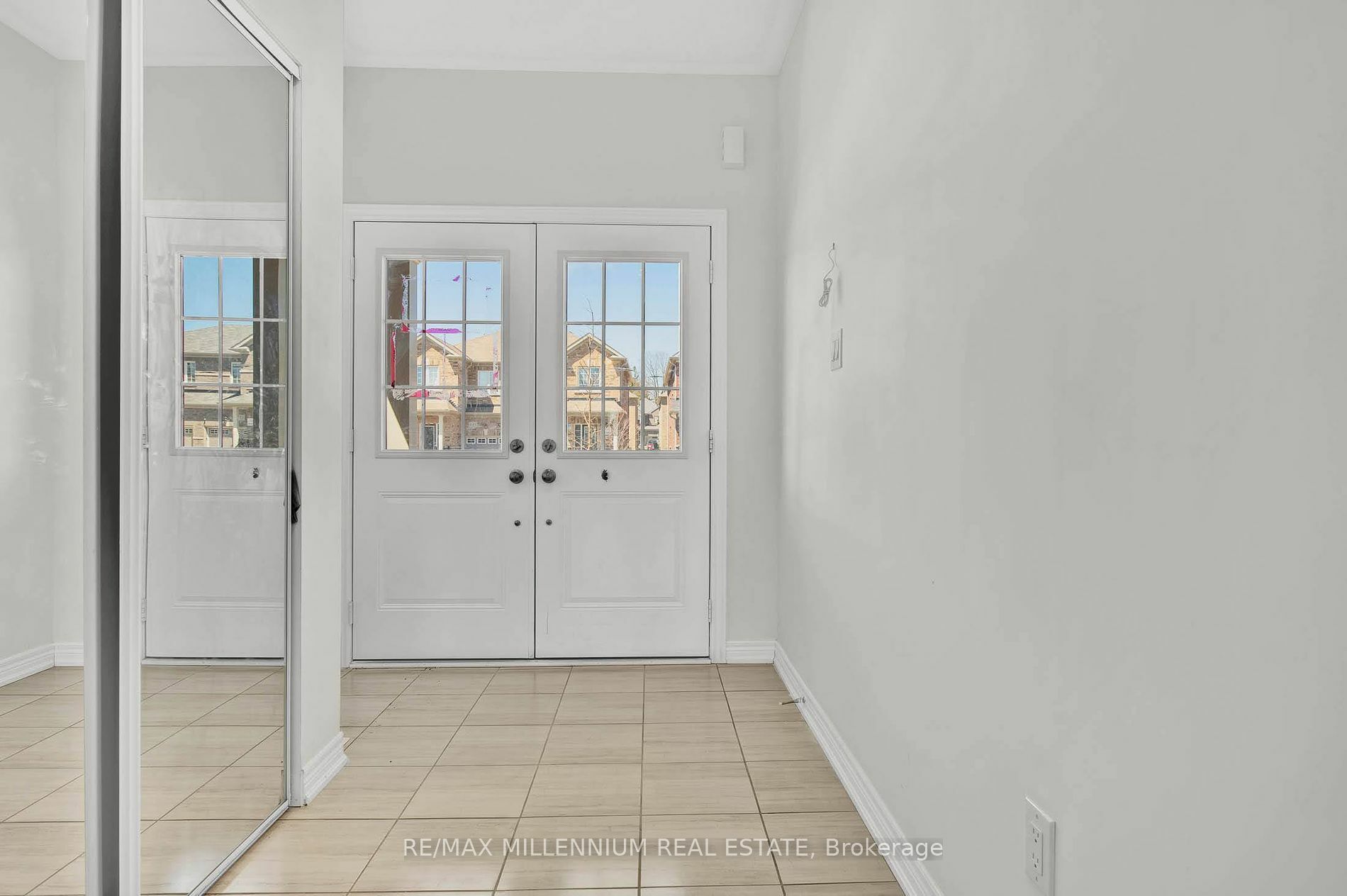 Property Photo:  142 Seeley Ave  ON N0C 1B0 