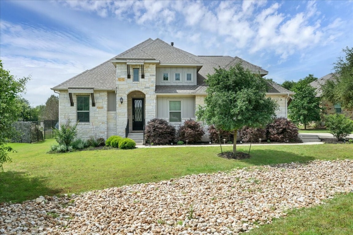 Property Photo: 470 Hawthorne Loop TX 78619