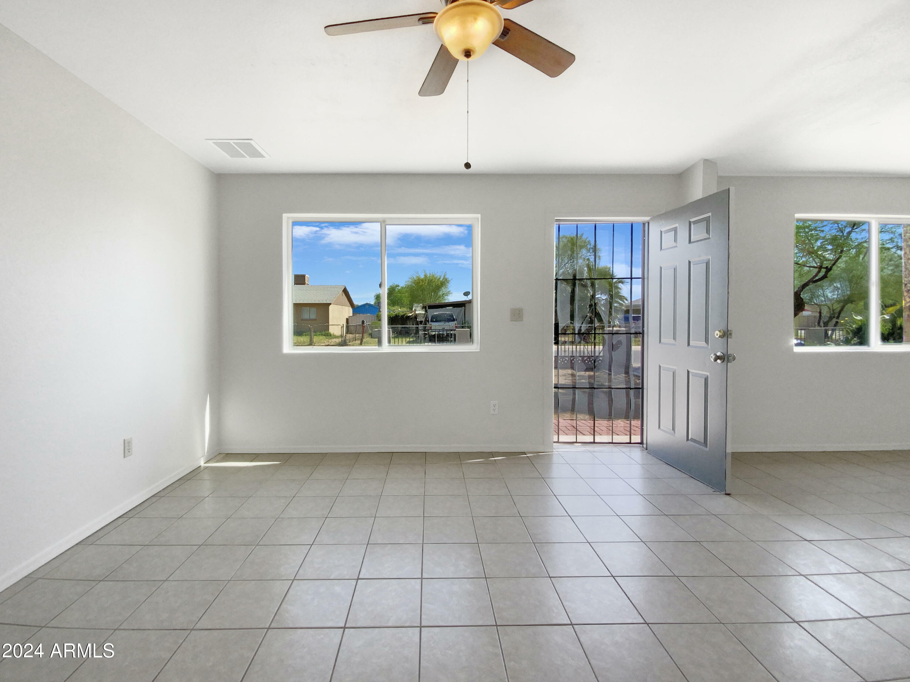 Property Photo:  132 W Jahns Place  AZ 85122 