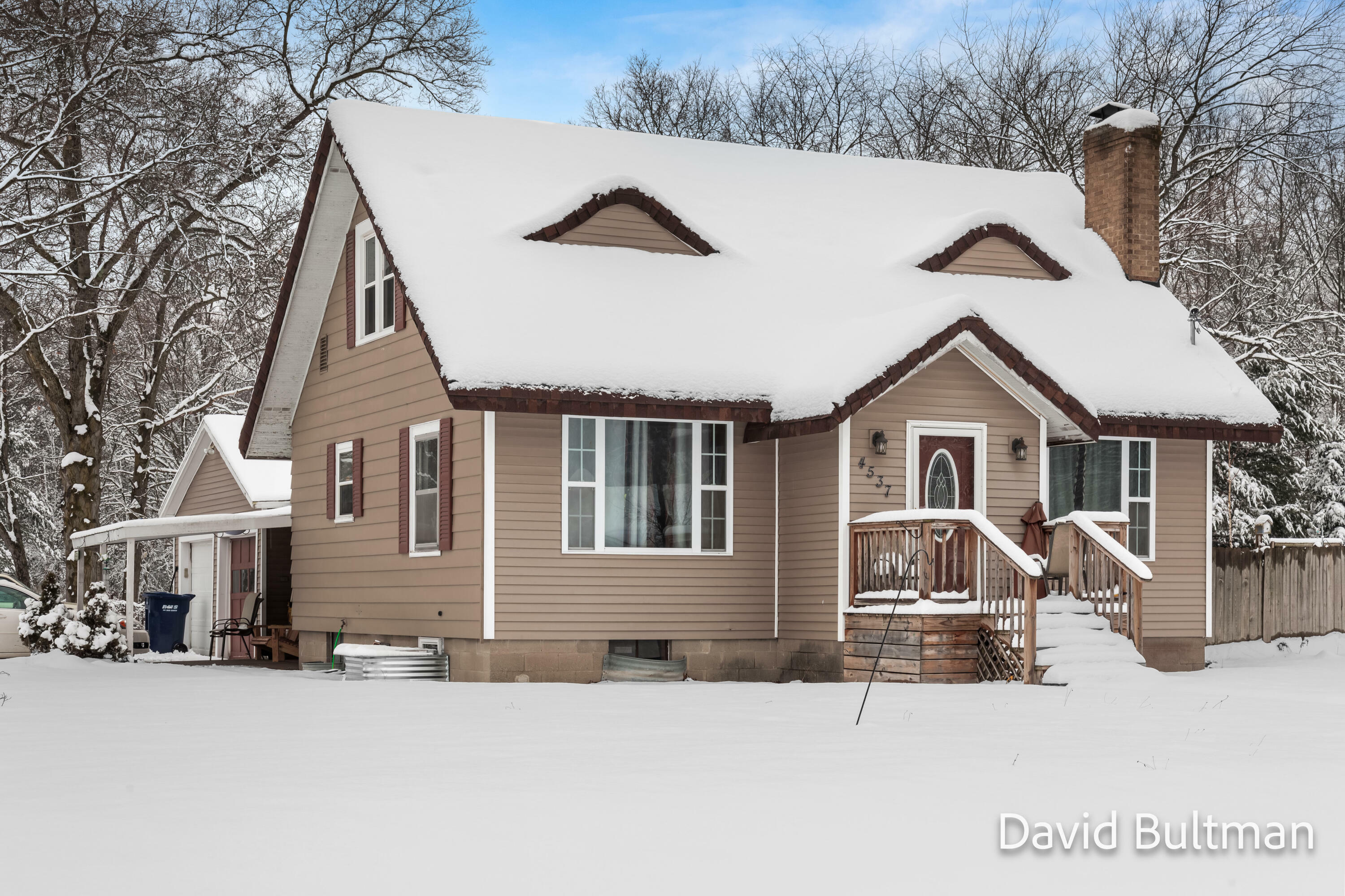 Property Photo:  4537 Quarterline Road  MI 49444 