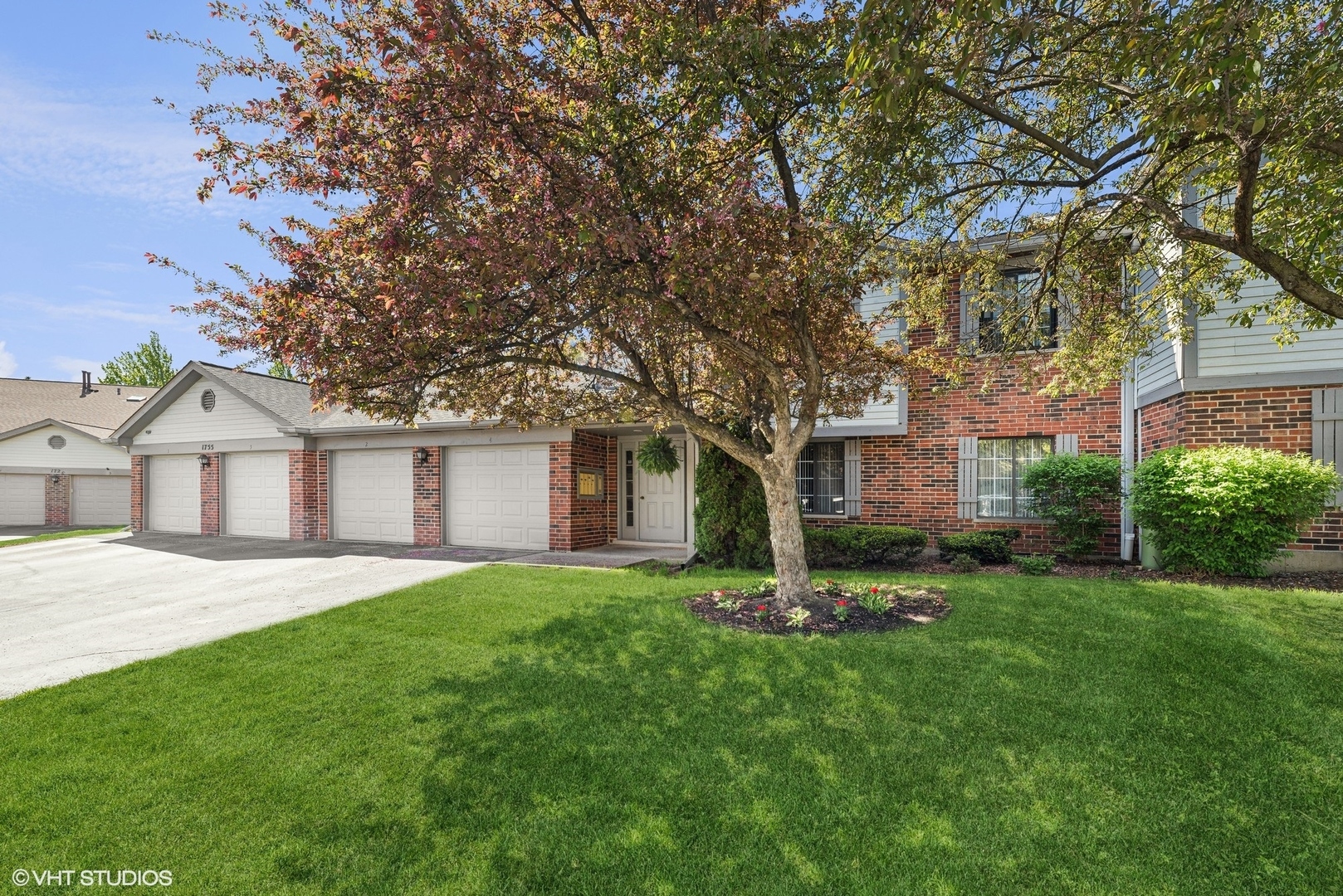 Property Photo: 1755 W Partridge Lane 3 IL 60004