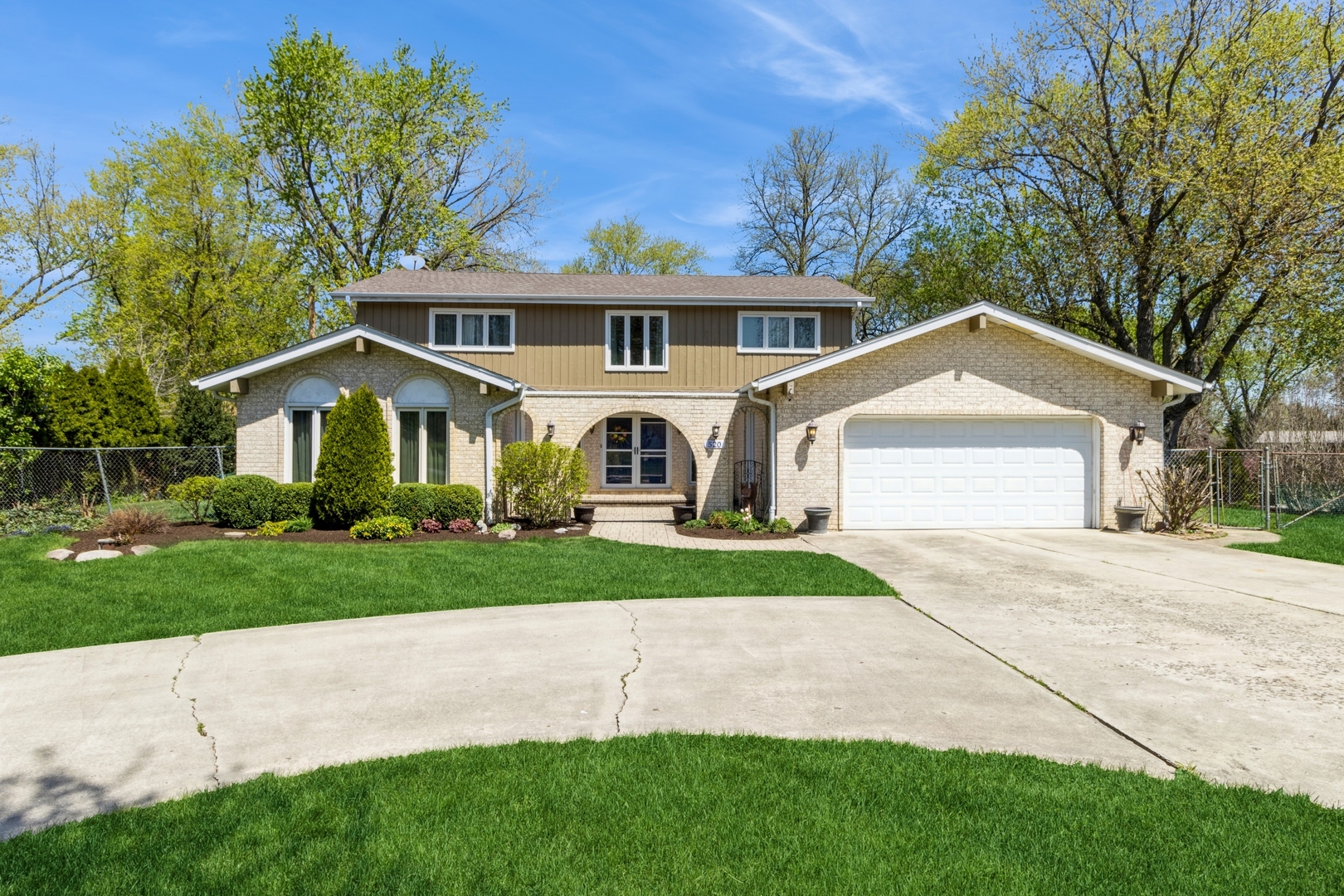 Property Photo:  520 E Monterey Avenue  IL 60193 