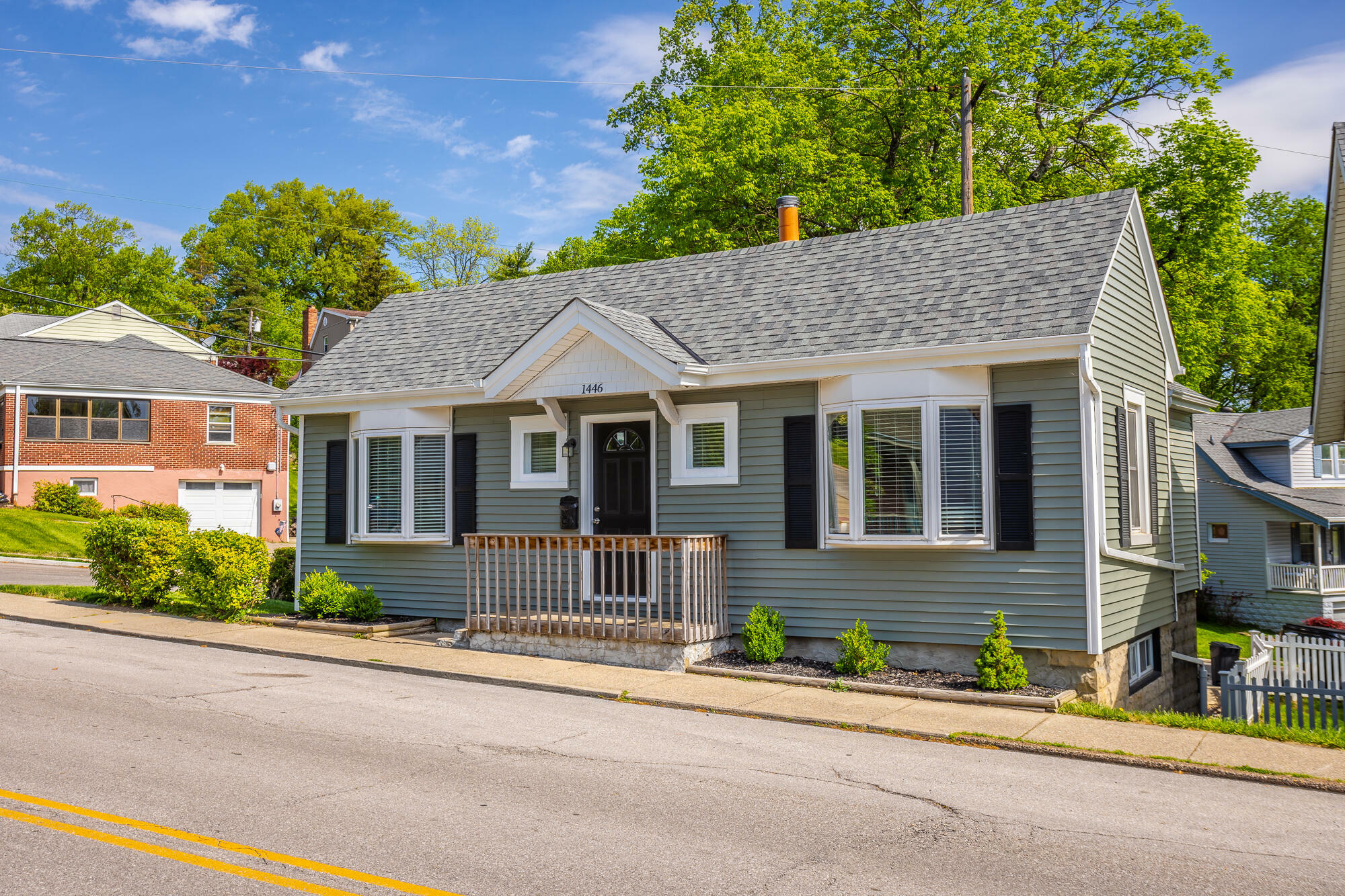 Property Photo:  1446 N Fort Thomas Avenue  KY 41075 