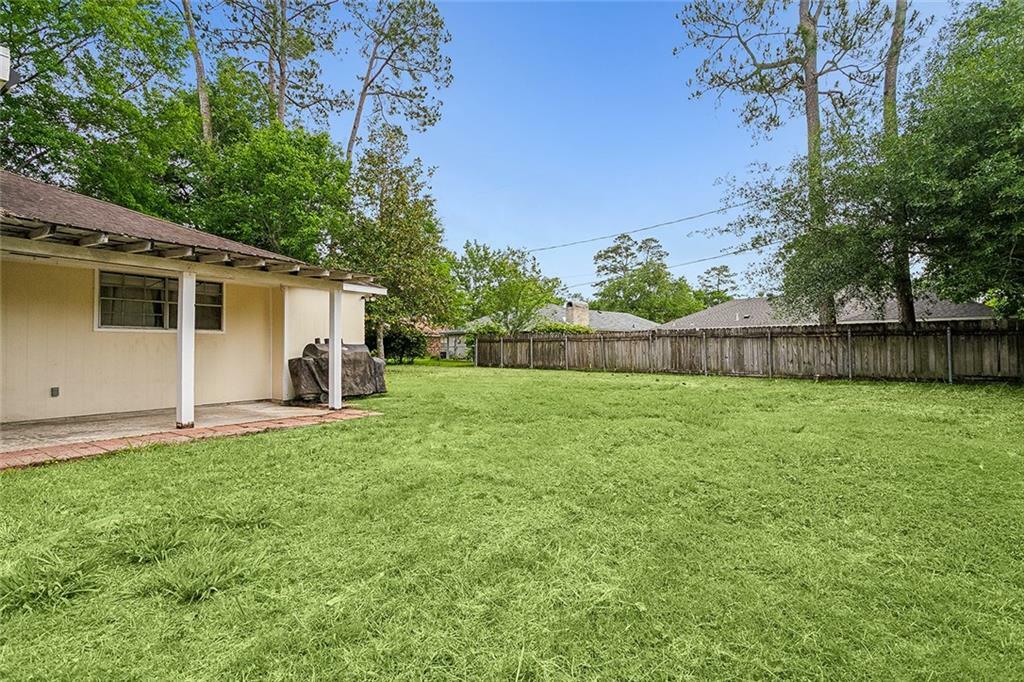 Property Photo:  1505 Maplewood Drive  LA 70458 