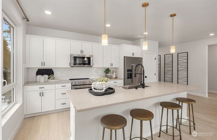 Property Photo:  6901 NE 184th Lane 302  WA 98028 