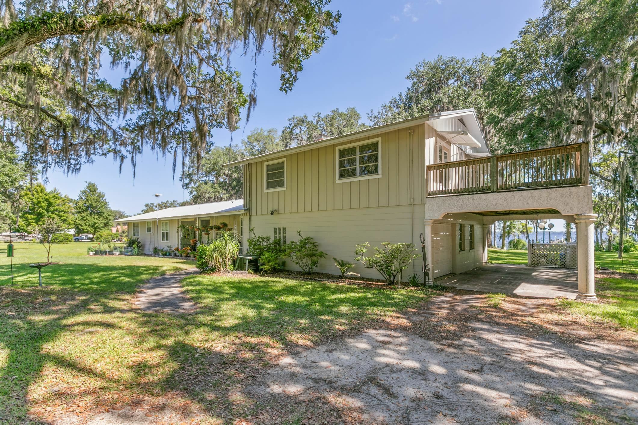 Property Photo:  105 Union Ave  FL 32112 