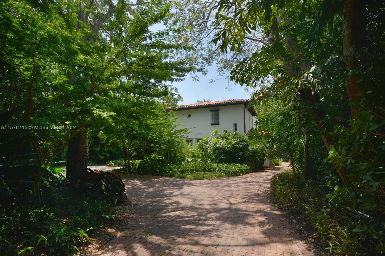 Property Photo:  3618 Saint Gaudens Rd  FL 33133 