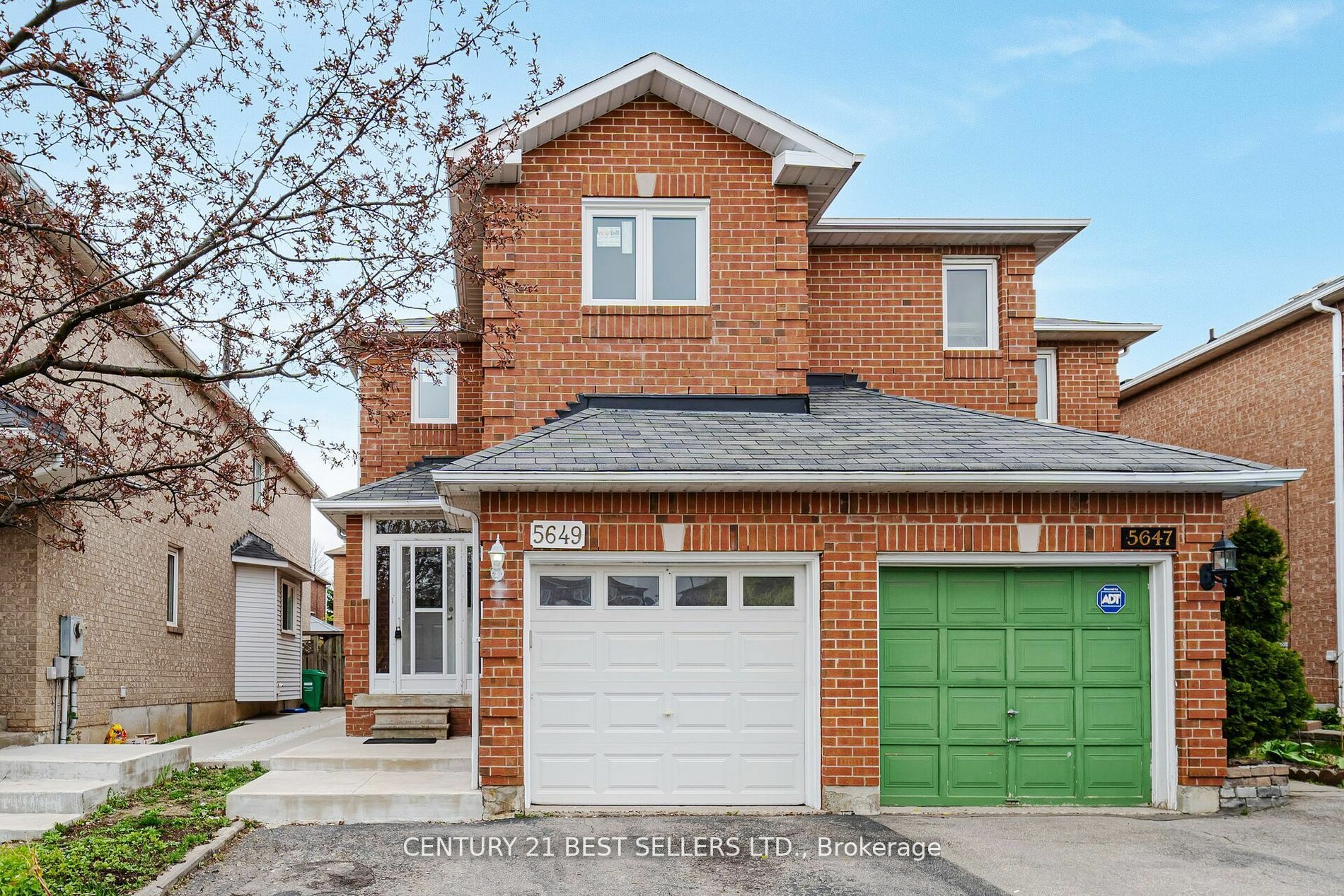 5649 Cortina Cres  Mississauga ON L4Z 3R4 photo