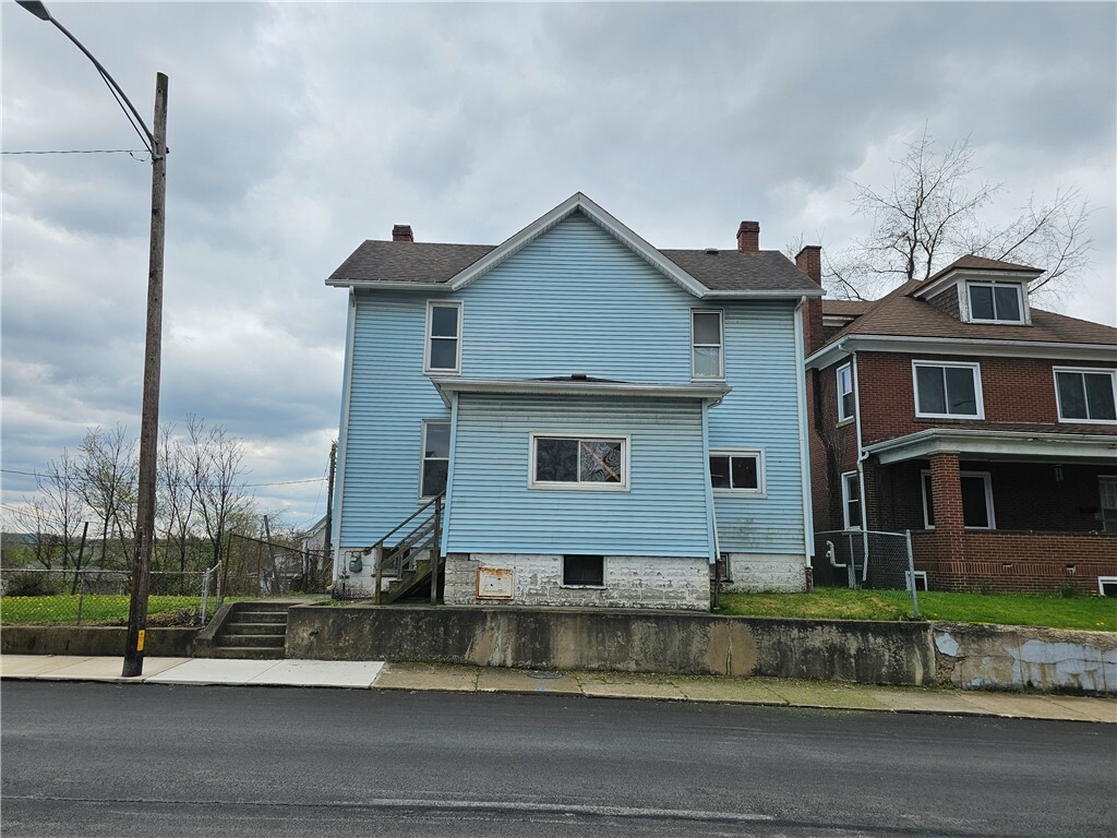 Property Photo:  718 W Pittsburgh St  PA 15601 