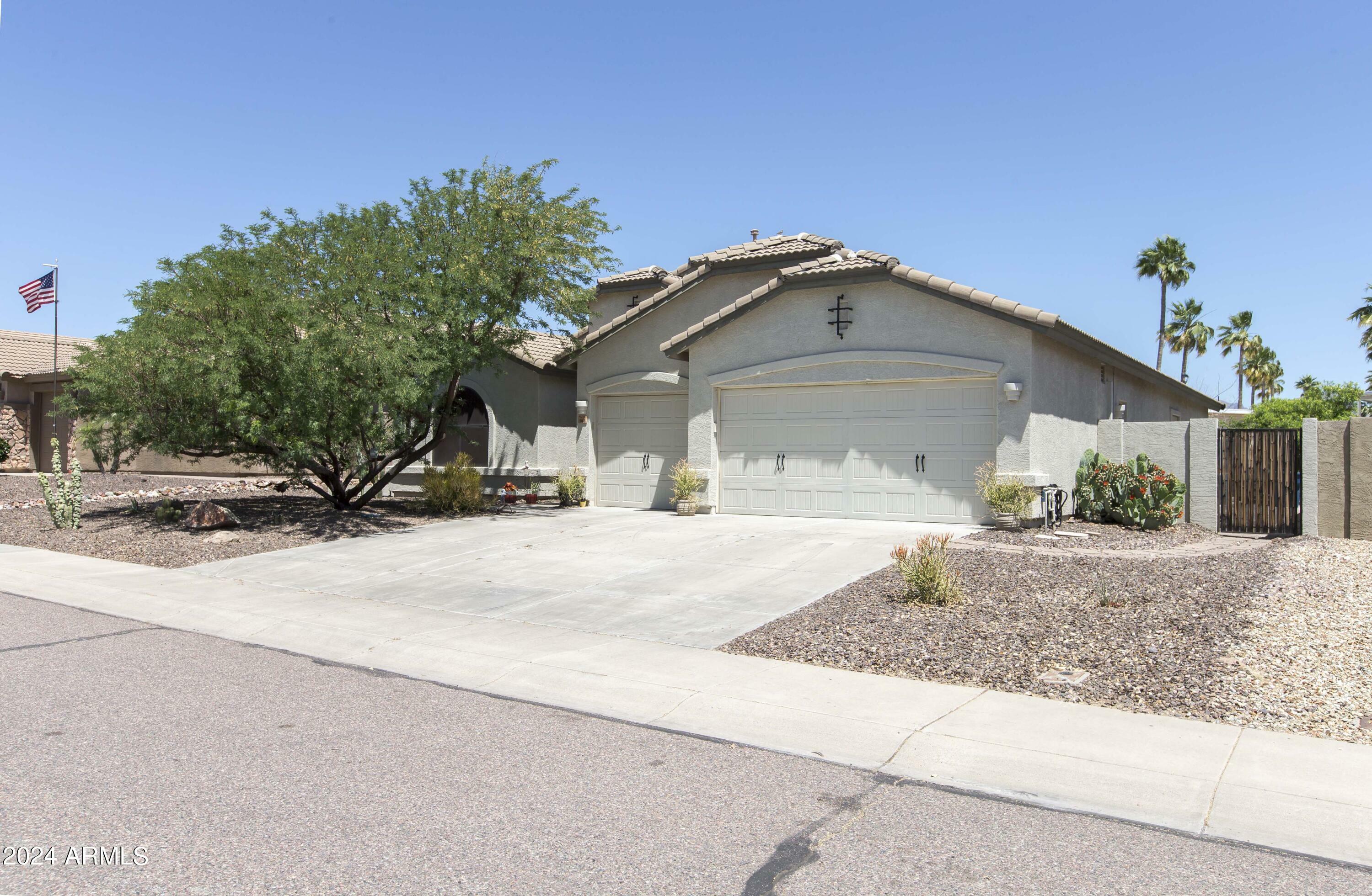 Property Photo:  913 S Del Rio Court  AZ 85120 