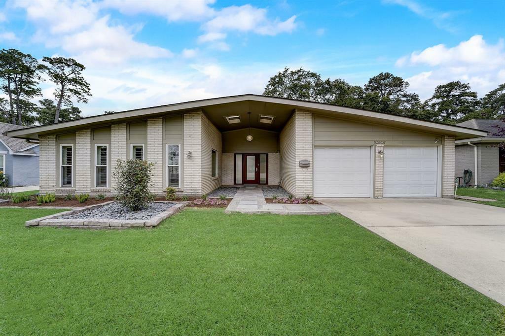 Property Photo:  10307 Knoboak Drive  TX 77043 