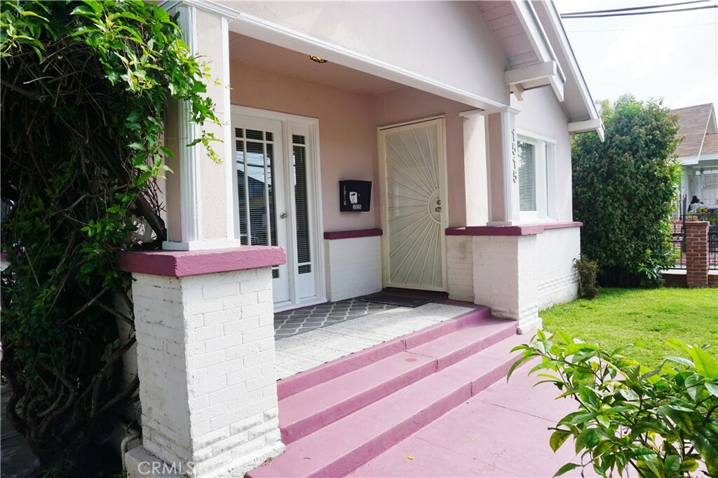 Property Photo:  1515 E 8th Street  CA 90813 