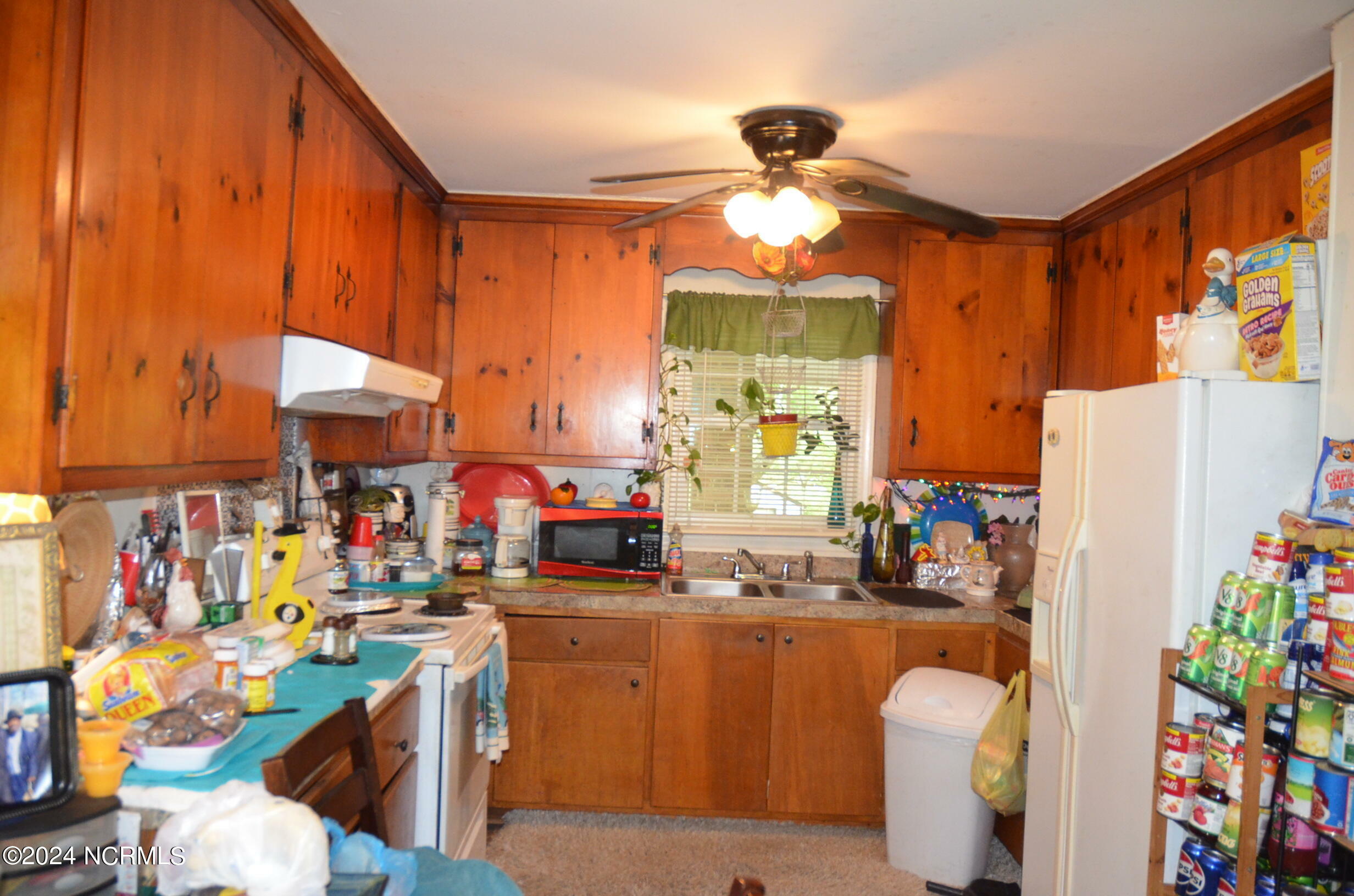 Property Photo:  303 W Franklin Street  NC 27882 