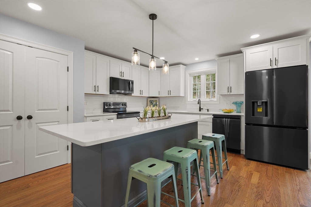 Property Photo: 5 Candleberry Ct MA 02771
