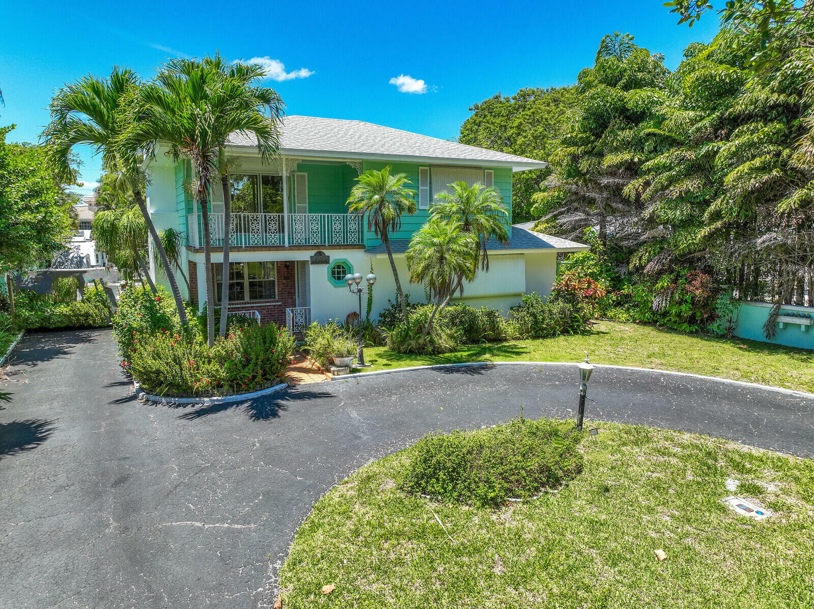 Property Photo:  401 SE Atlantic Drive N  FL 33462 