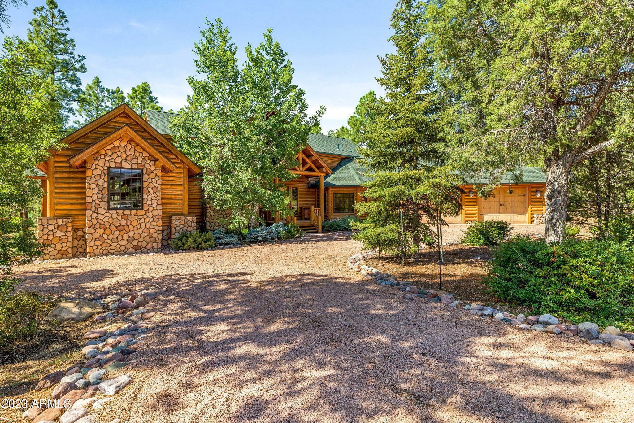 Property Photo:  2300 S Monkshood Road  AZ 85901 