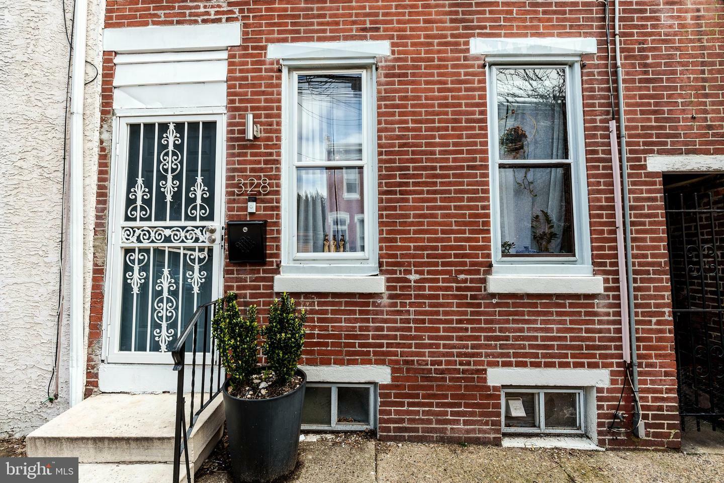 Property Photo:  328 E Thompson Street  PA 19125 