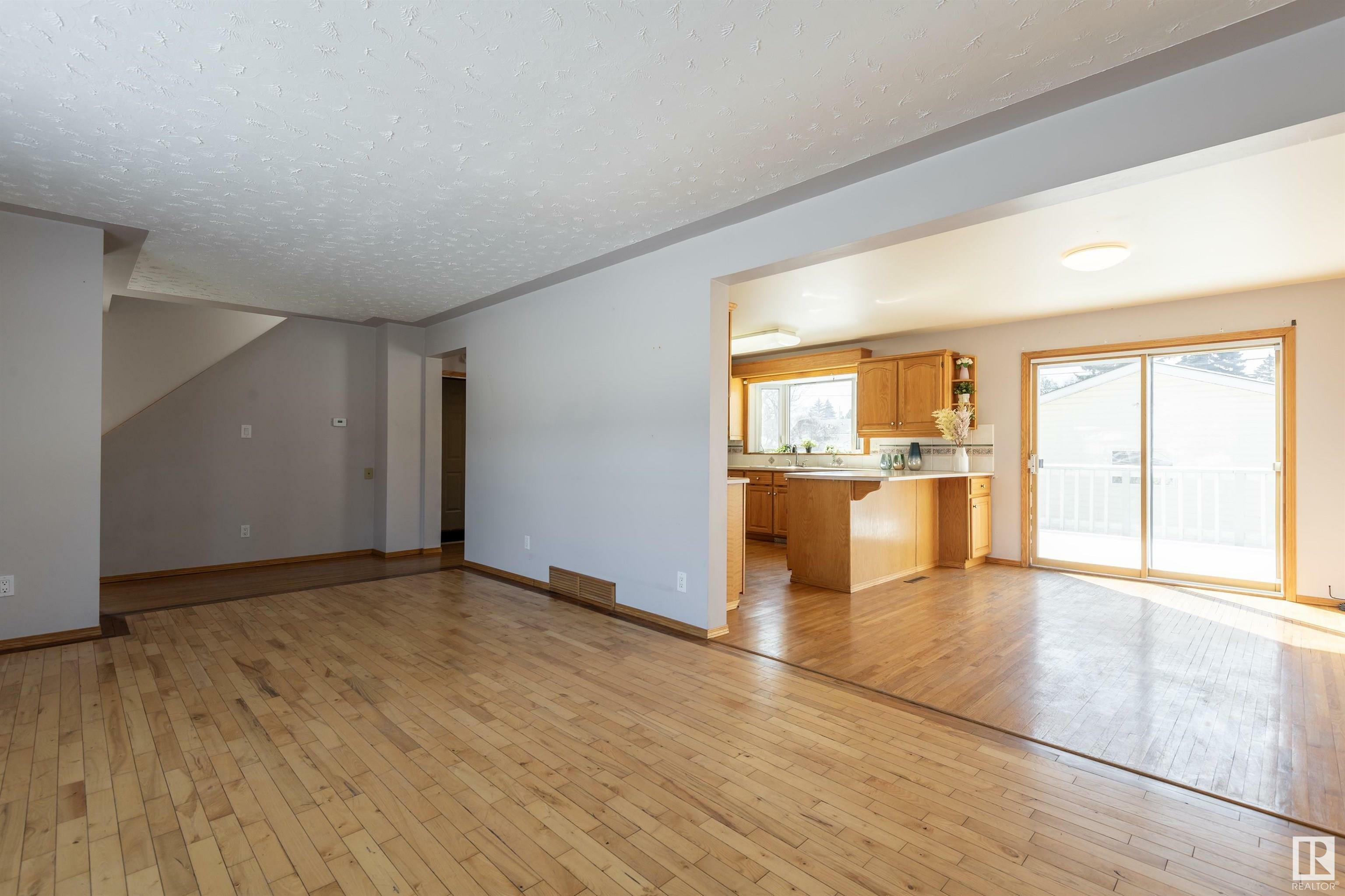 Property Photo:  10715 53 Avenue NW  AB T6H 0S1 
