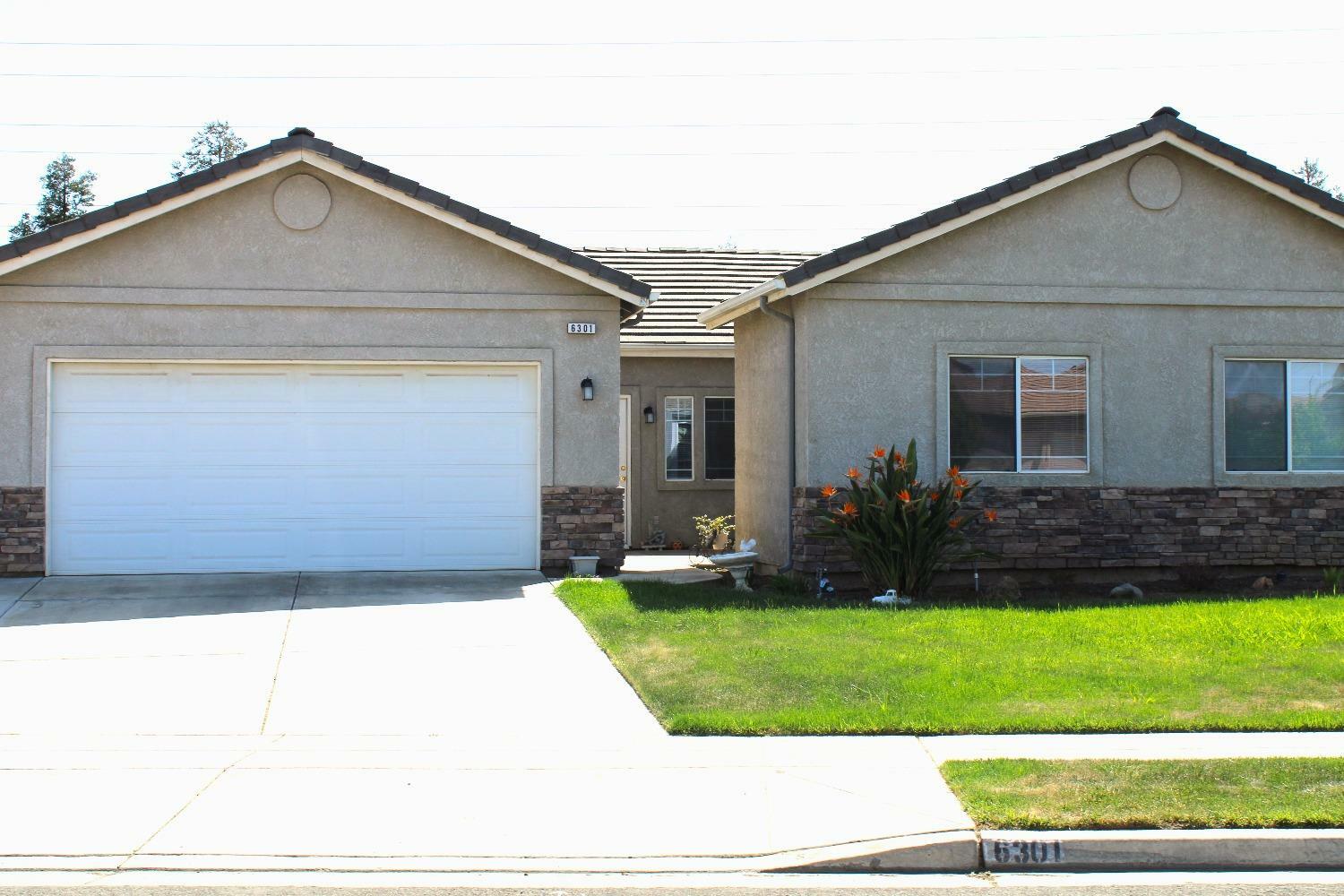 Property Photo:  6301 E Huntington Avenue  CA 93727 