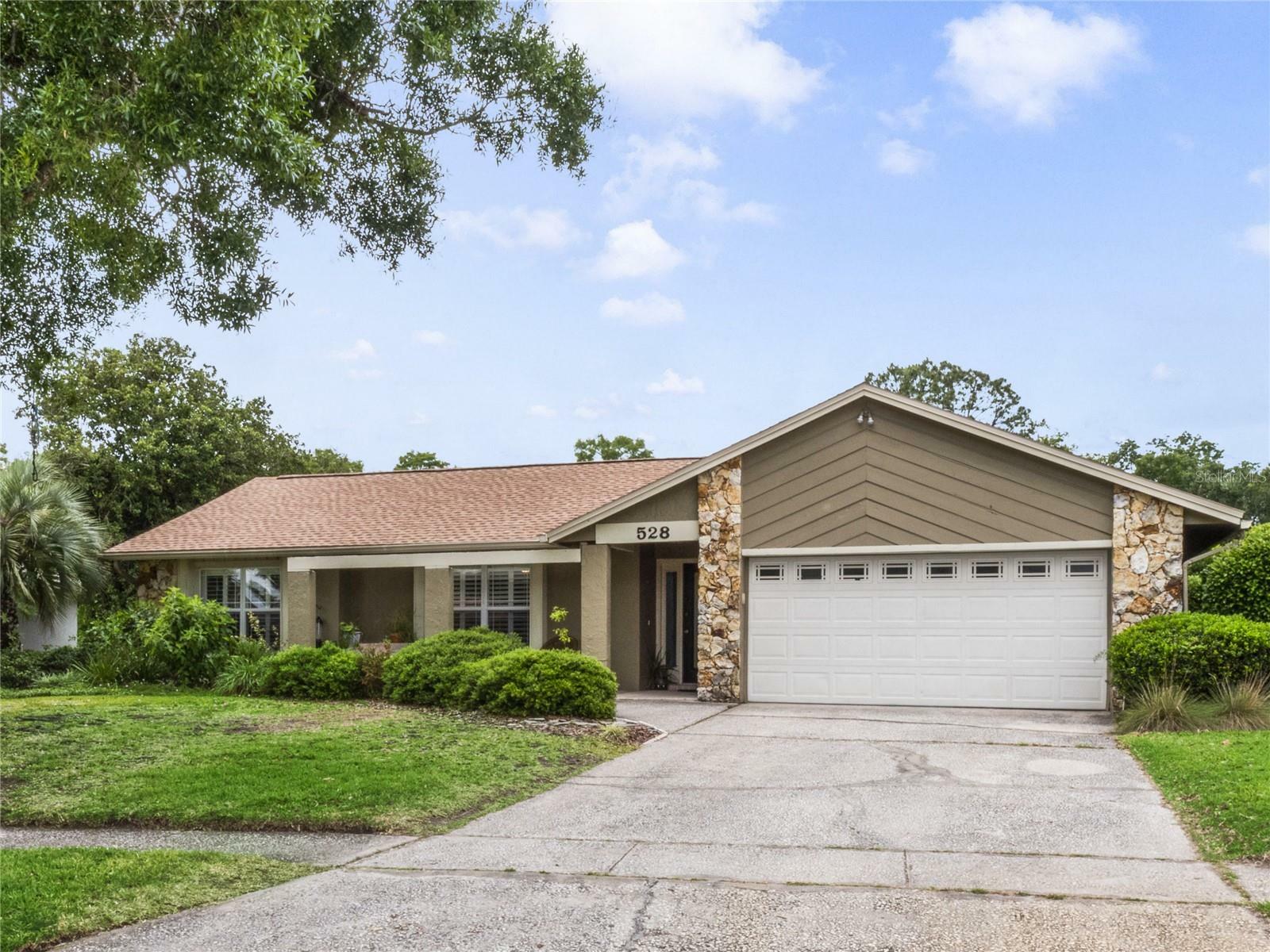 Property Photo:  528 Pinesong Drive  FL 32707 