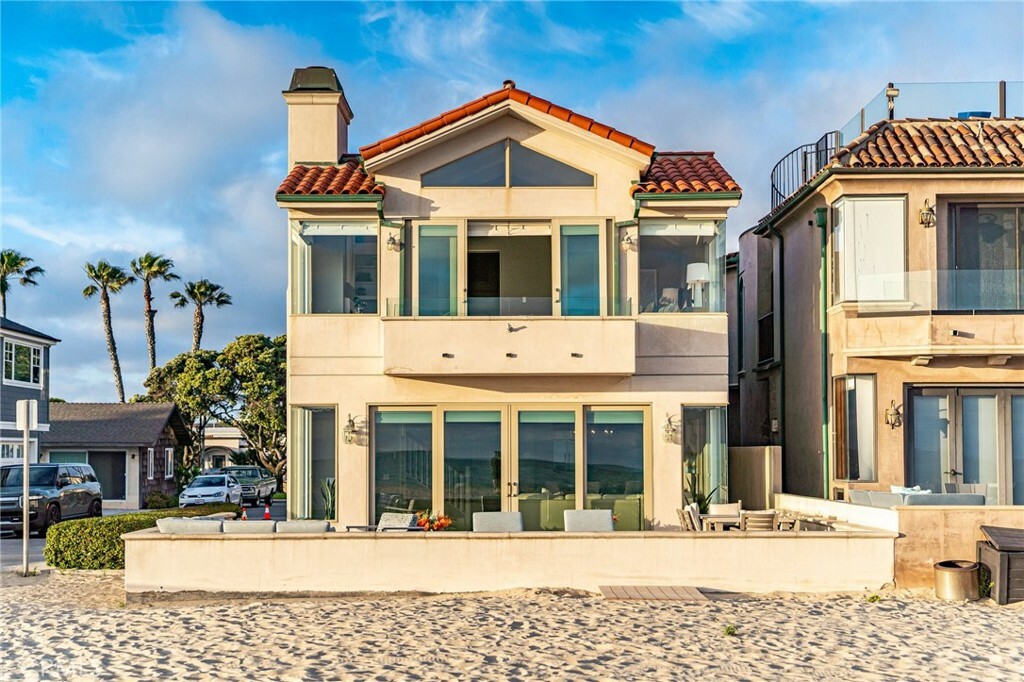 Property Photo: 6610 W Oceanfront CA 92663
